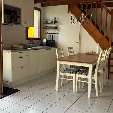 Jolie Maison De Avec Terrasse Et Jardin *