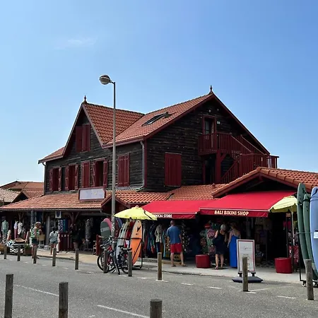 Jolie Maison De Avec Terrasse Et Jardin *