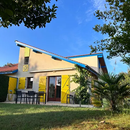 Jolie Maison De Avec Terrasse Et Jardin *