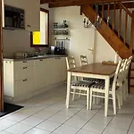 Jolie Maison De Avec Terrasse Et Jardin *
