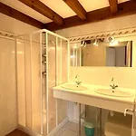 아파트 Jolie Maison De Avec Terrasse Et Jardin *