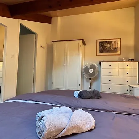 Jolie Maison De Avec Terrasse Et Jardin *